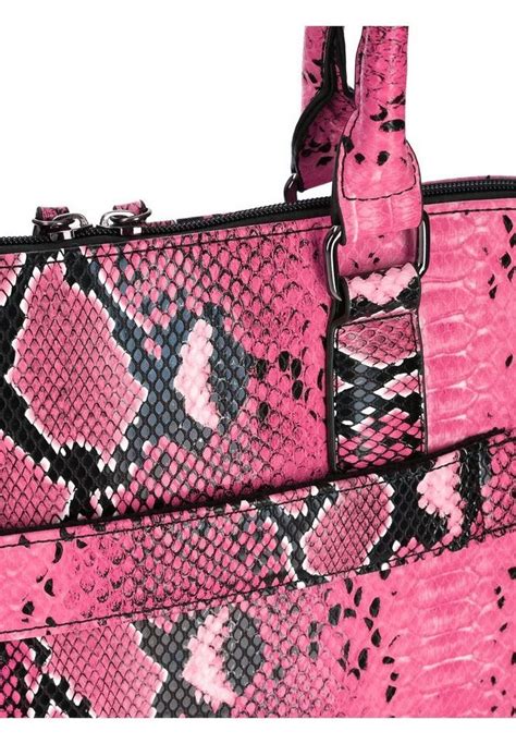 tasche schlangenmuster